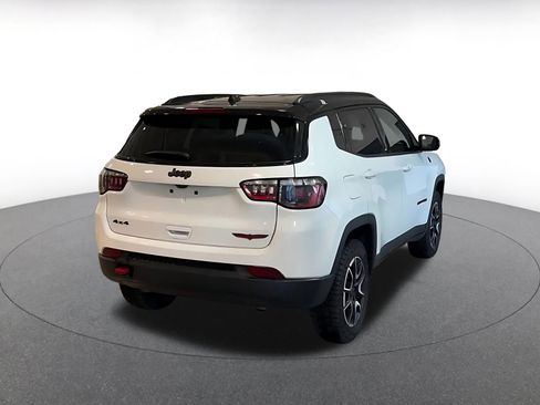 Used 2025 Jeep Compass Trailhawk image 14