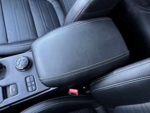 Certified 2024 Ford Ranger Lariat w/ Trailer Tow Package image 18