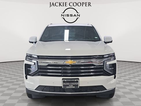 Used 2025 Chevrolet Tahoe LT AWD/4WD image 2