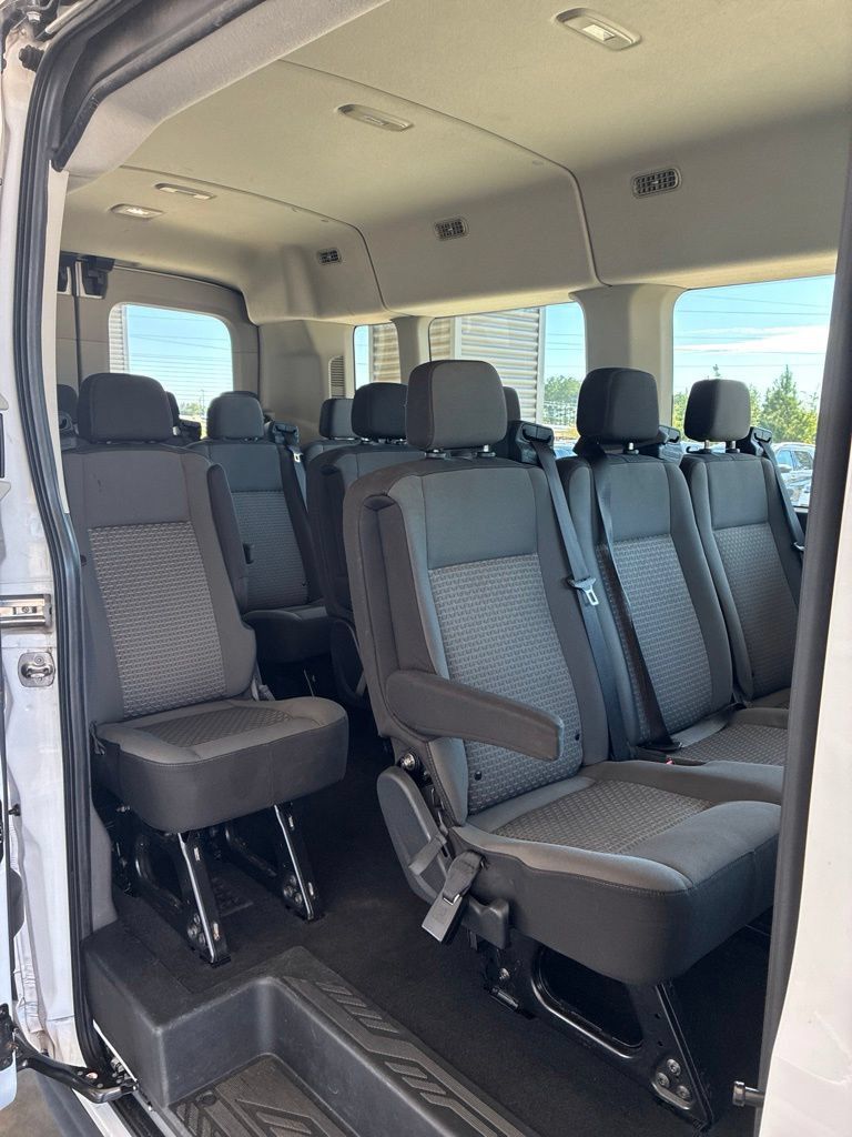 Used 2024 Ford Transit 350 XLT RWD image 4