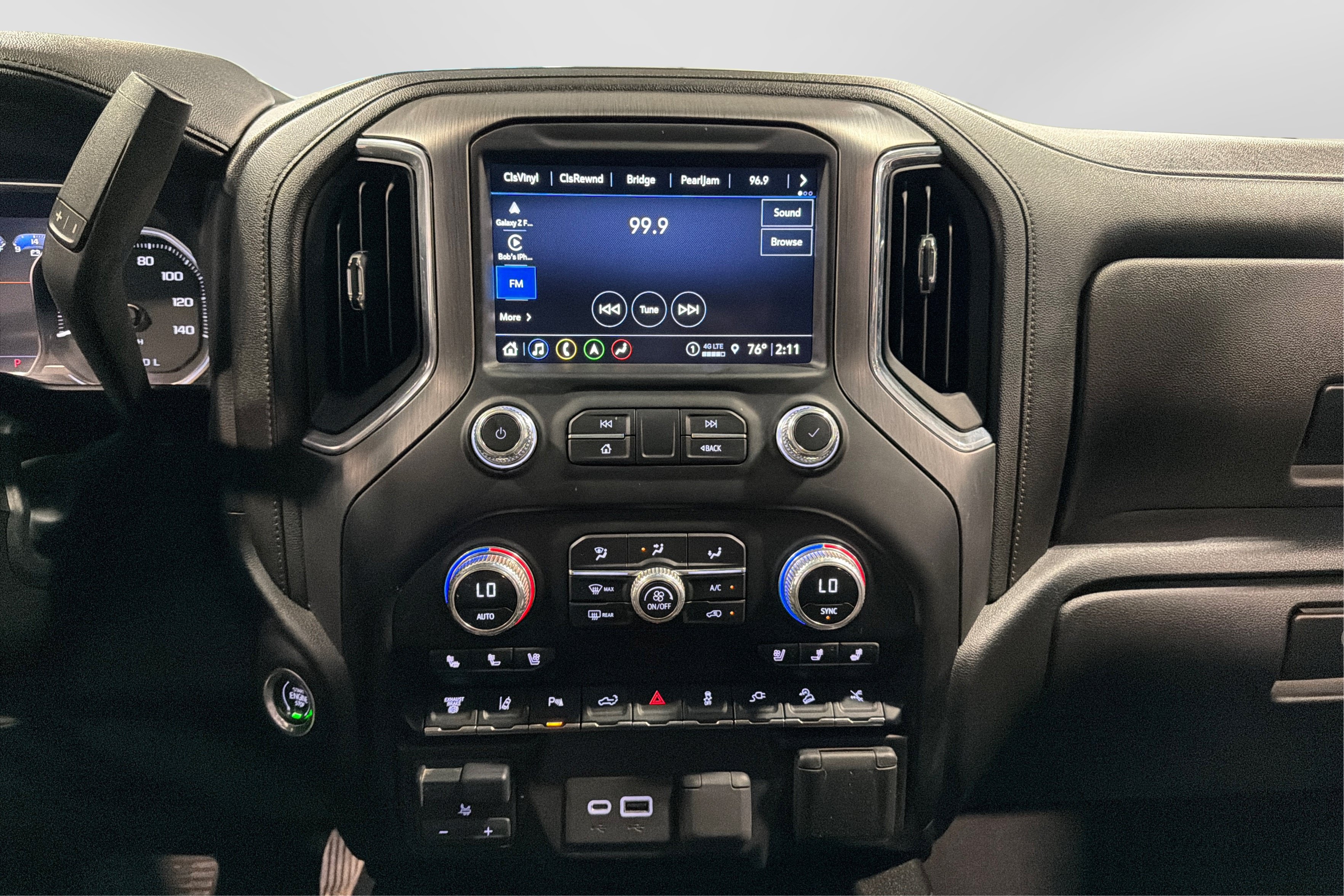 Used 2023 GMC Sierra 3500 Denali w/ Denali Black Diamond Edition AWD/4WD image 31