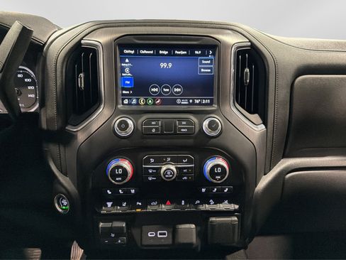 Used 2023 GMC Sierra 3500 Denali w/ Denali Black Diamond Edition AWD/4WD image 31