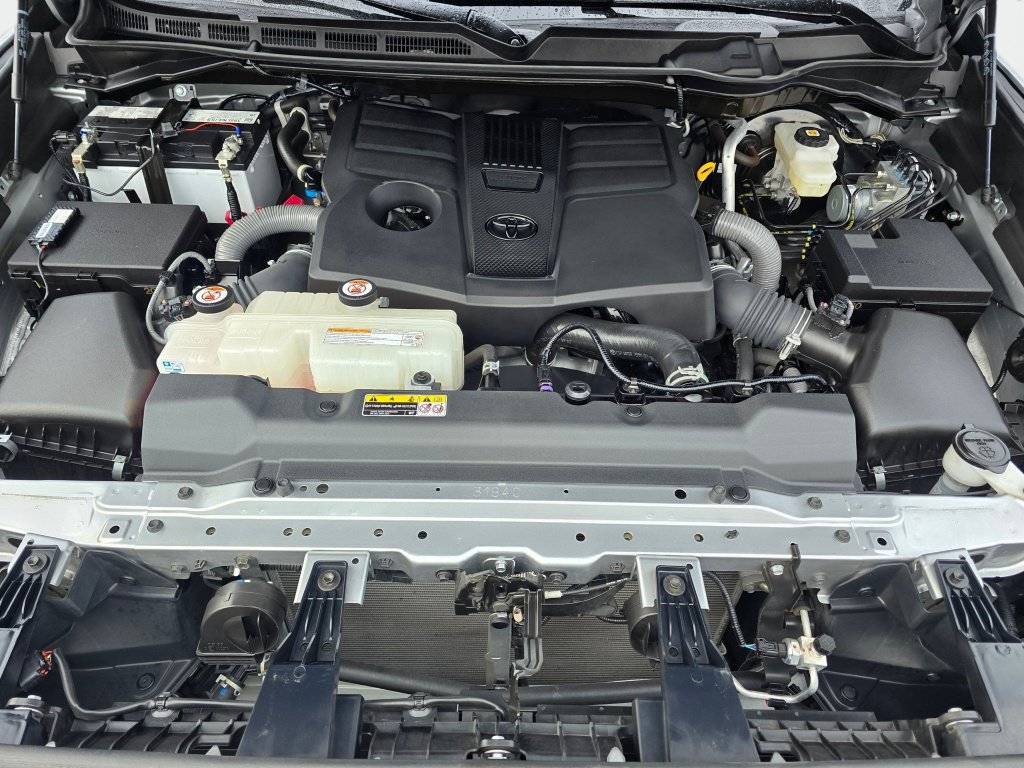 Used 2024 Toyota Tundra Platinum AWD/4WD image 11