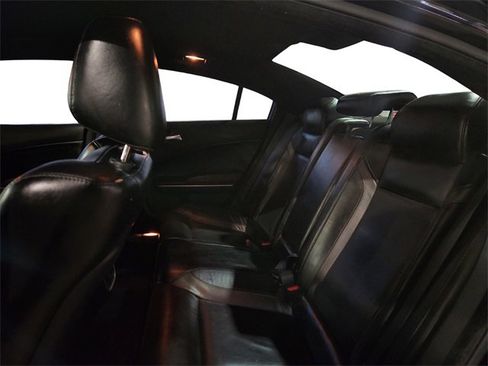 Used 2021 Dodge Charger SXT w/ Leather Interior Group image 19