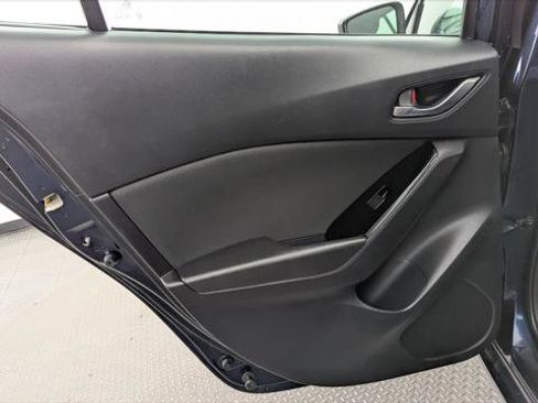 Used 2018 MAZDA MAZDA3 Sport FWD image 14