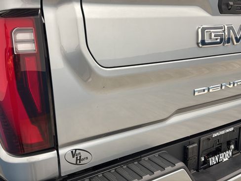 Used 2025 GMC Sierra 3500 Denali Ultimate AWD/4WD image 43