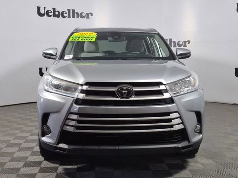 Used 2019 Toyota Highlander XLE AWD/4WD image 2