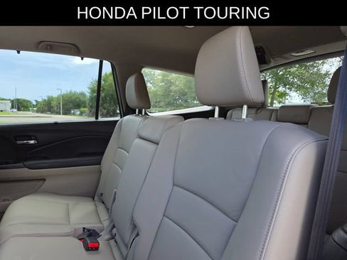 Used 2018 Honda Pilot Touring image 19