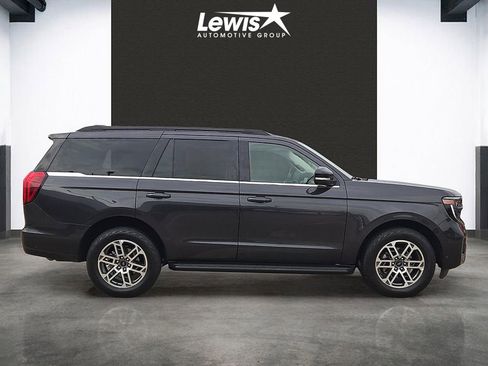 Used 2025 Ford Expedition Active image 5