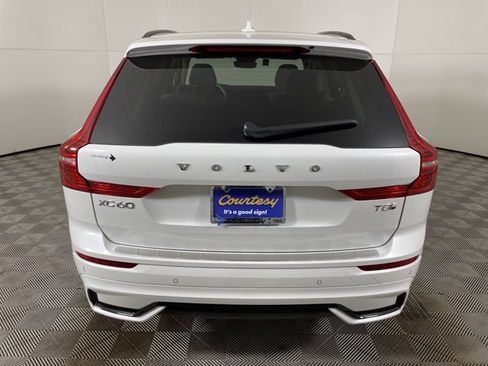 Certified 2025 Volvo XC60 T8 Plus w/ Protection Package Premier AWD/4WD image 10