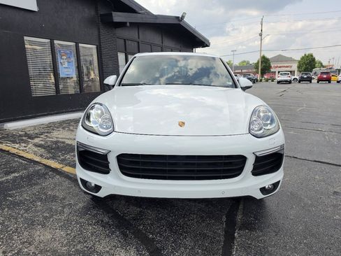 Used 2017 Porsche Cayenne Platinum Edition AWD/4WD image 2