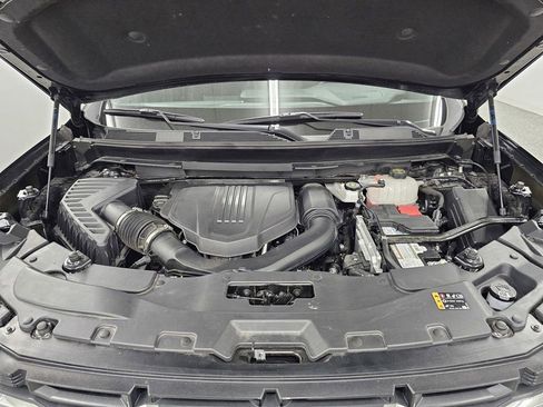 Used 2025 GMC Acadia Elevation image 9