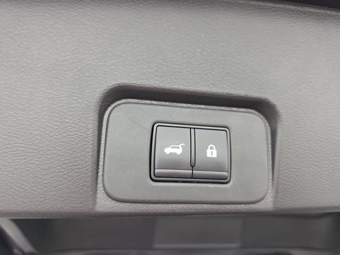 Used 2026 Nissan Rogue SV w/ SV Premium Package image 45