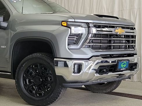 Certified 2024 Chevrolet Silverado 2500 LTZ w/ LTZ Plus Package AWD/4WD image 5