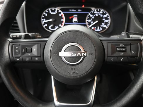 Used 2023 Nissan Rogue S AWD/4WD image 30