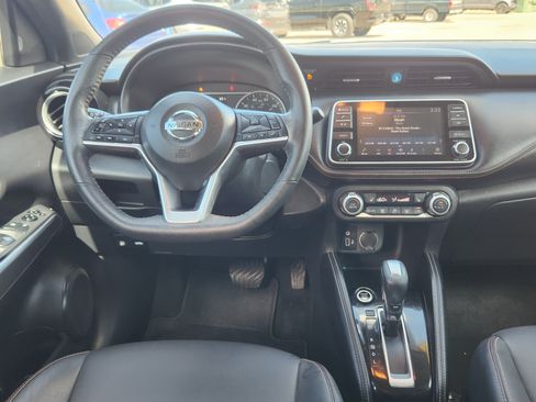 Used 2020 Nissan Kicks SR w/ SR Premium Package FWD image 20