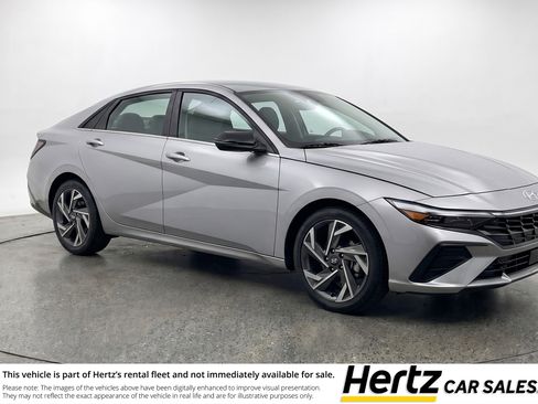 Used 2025 Hyundai Elantra Limited FWD image 1