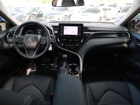 Used 2024 Toyota Camry SE image 24