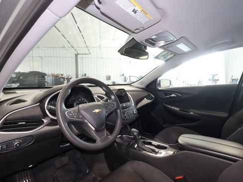 Used 2024 Chevrolet Malibu LT FWD image 9