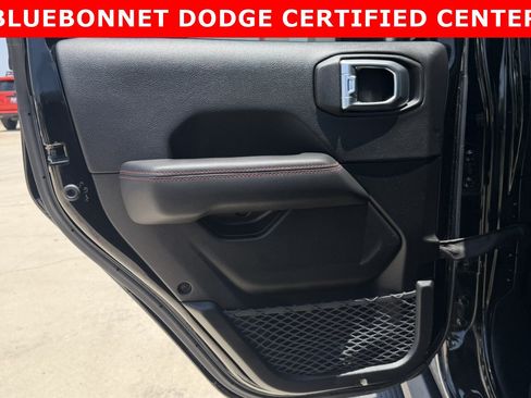 Used 2023 Jeep Gladiator Rubicon w/ Cold Weather Group AWD/4WD image 14