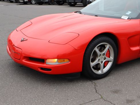 Used 2002 Chevrolet Corvette Convertible w/ Preferred Equipment Group2 image 17