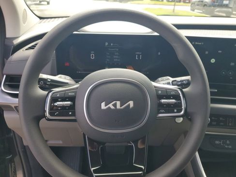 New 2026 Kia Carnival LX image 10