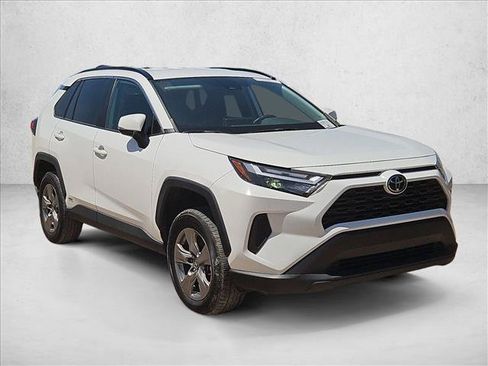 Used 2025 Toyota RAV4 XLE AWD/4WD image 3