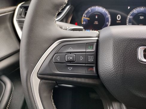 Used 2025 Jeep Grand Cherokee Altitude image 24