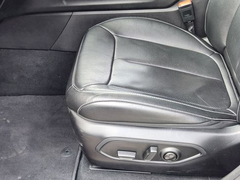 Used 2023 Jeep Grand Cherokee Limited w/ Luxury Tech Group II image 9