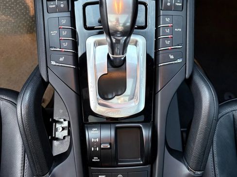 Used 2018 Porsche Cayenne image 27