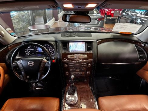Used 2017 Nissan Armada Platinum w/ Interior Lighting Package RWD image 3