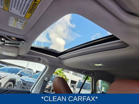 Certified 2022 Subaru Outback Touring AWD/4WD image 7