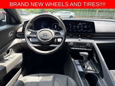 Used 2023 Hyundai Elantra SEL w/ Convenience Package FWD image 21