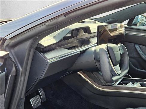 Used 2022 Tesla Model S image 10