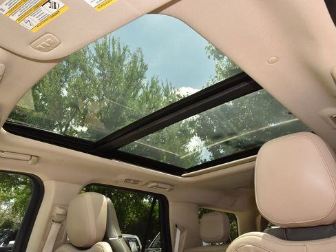 Used 2022 Lincoln Navigator Reserve AWD/4WD image 32