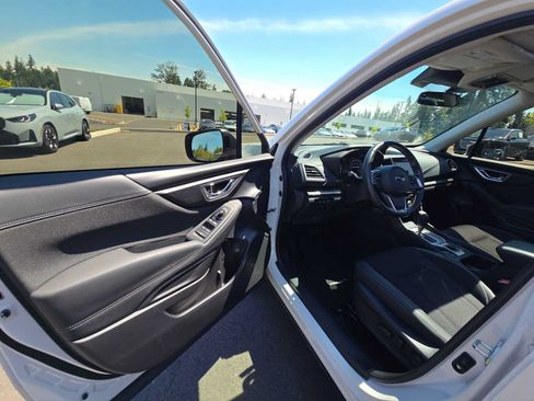 Used 2023 Subaru Forester Premium AWD/4WD image 20