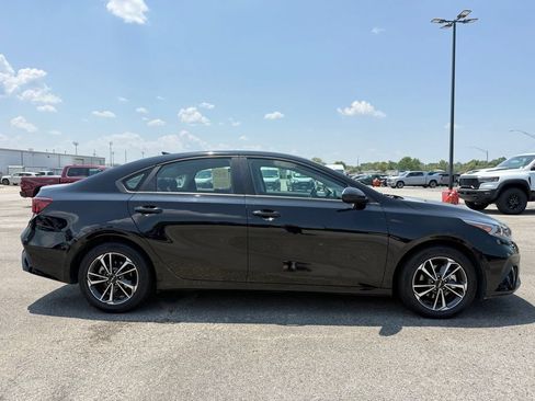 Used 2024 Kia Forte LXS FWD image 8