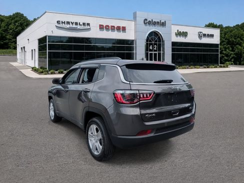 Used 2022 Jeep Compass Latitude w/ Convenience Group AWD/4WD image 4