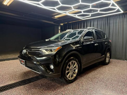 Used 2017 Toyota RAV4 Limited w/ All Weather Liner Package AWD/4WD image 4