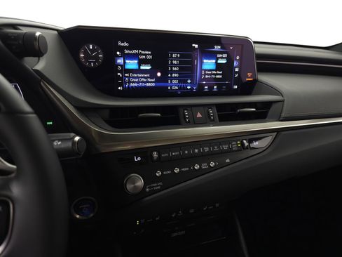 Used 2021 Lexus ES 300h w/ Accessory Package 2 FWD image 23