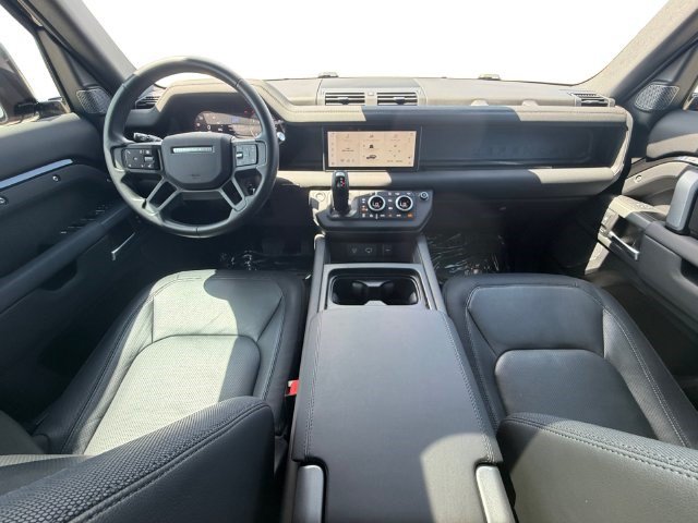 Used 2024 Land Rover Defender 110 X-Dynamic SE AWD/4WD image 12