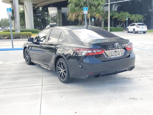 Used 2024 Toyota Camry SE FWD image 8