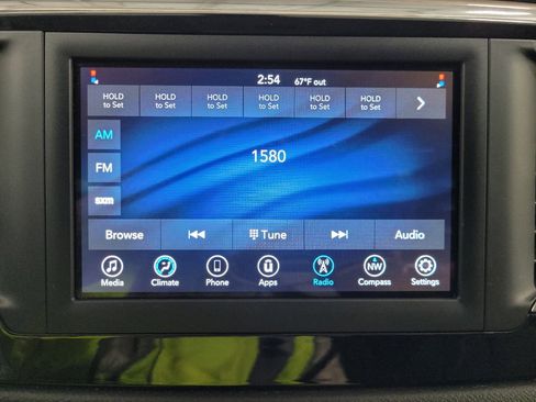 Used 2020 Chrysler Voyager Lxi FWD image 25