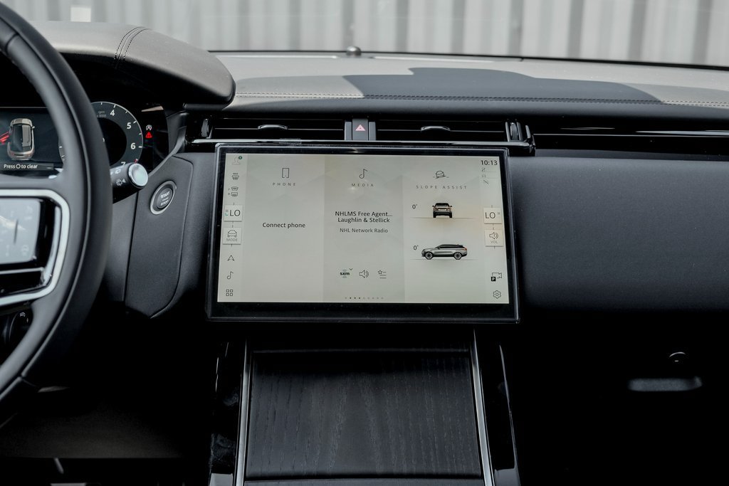 Certified 2026 Land Rover Range Rover Velar Dynamic SE AWD/4WD image 19