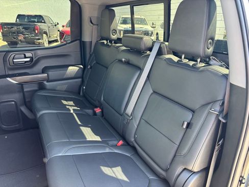 Used 2022 GMC Sierra 1500 SLT w/ SLT Premium Plus Package AWD/4WD image 27