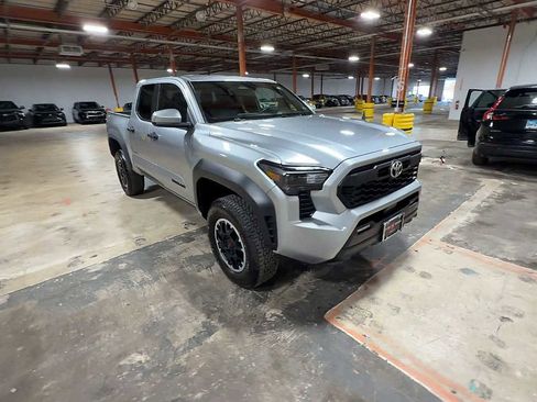 Used 2024 Toyota Tacoma TRD Off-Road image 2