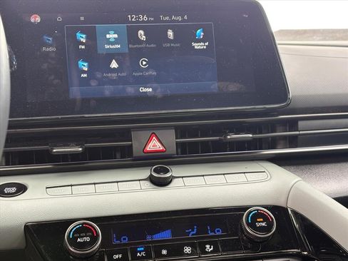 Certified 2025 Hyundai Elantra Limited FWD image 10
