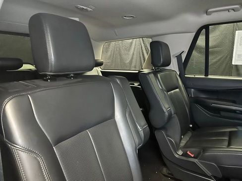 Used 2024 Ford Expedition XLT AWD/4WD image 18