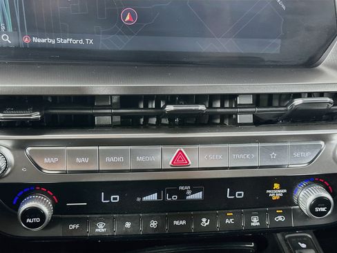 Used 2025 Kia Telluride S FWD image 24