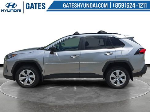 Used 2021 Toyota RAV4 LE FWD image 6